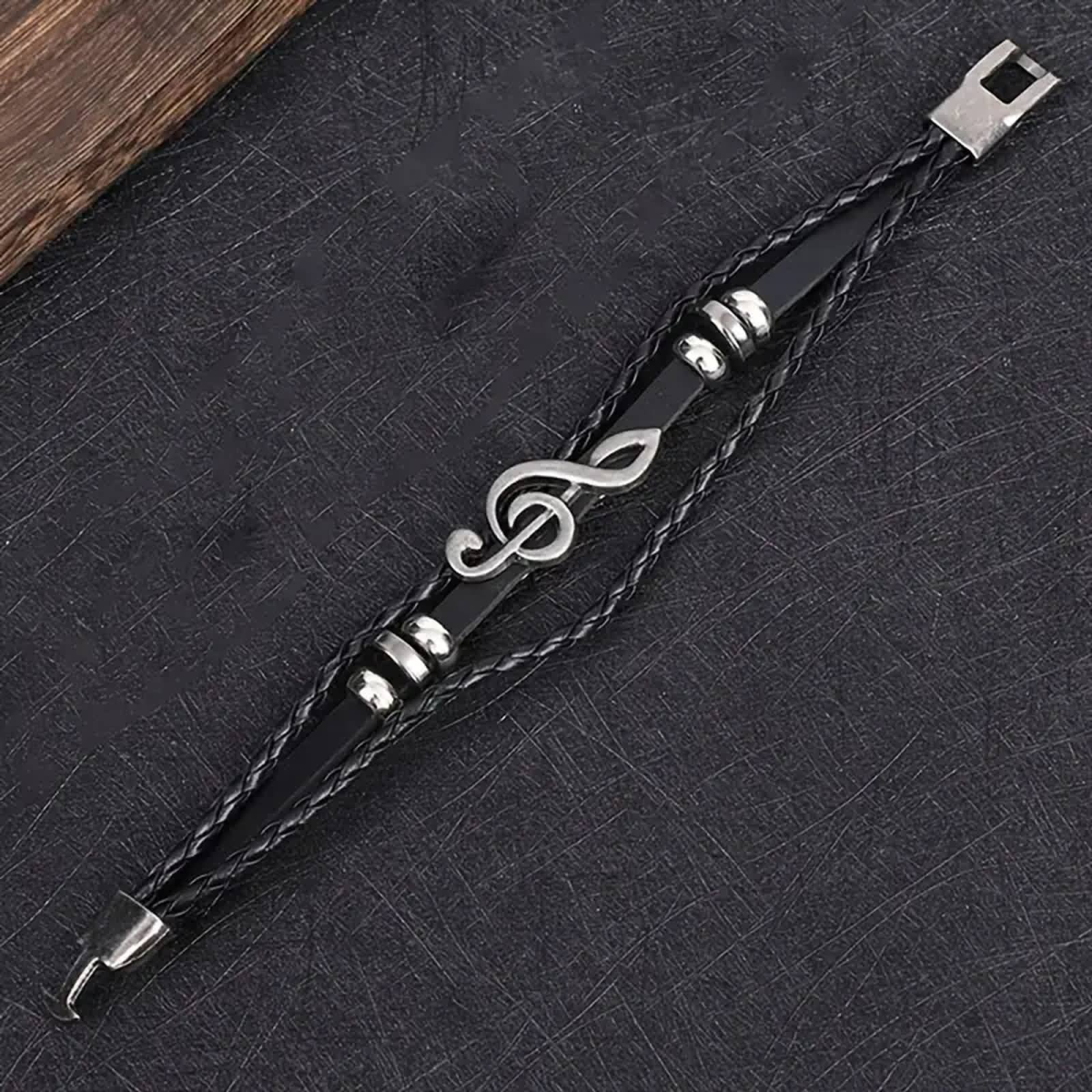 Preview: ROCK-HUS Armband Leder mit Notenschlüssel einfacher Verschluss Schwarz