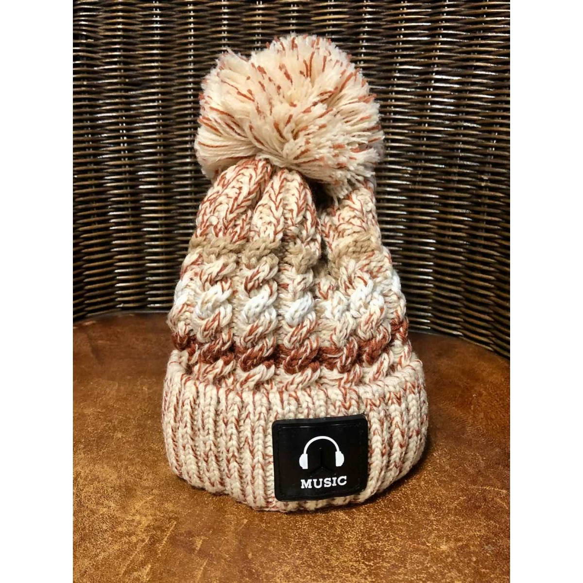 Preview: ROCK-HUS Strickmütze Bommelmütze Music Beige-Bordeaux