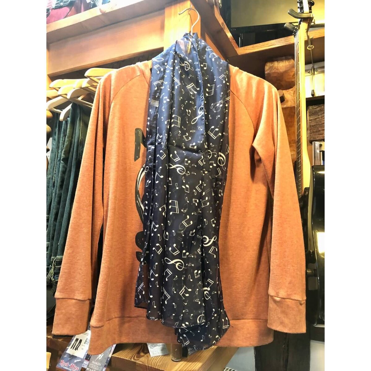 Preview: ROCK-HUS leichter Chiffon Schal Dunkelblau Noten