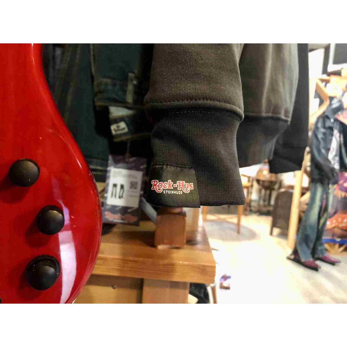 Preview: ROCK-HUS Unisex Hoodie Schwarz Grosser Bassschlüssel auf dem Rücken XXL