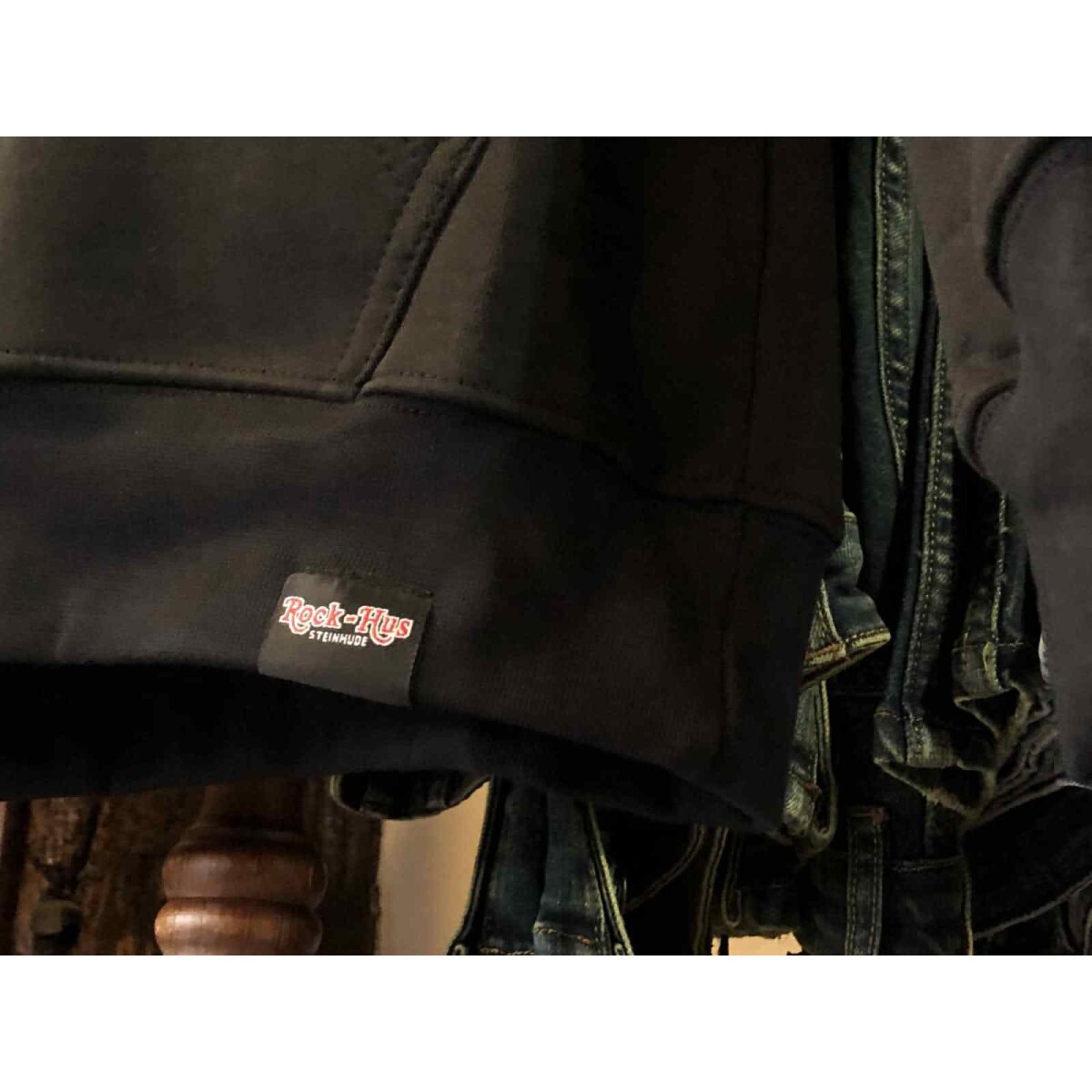 Preview: ROCK-HUS Unisex Hoodie Schwarz Grosser Bassschlüssel auf dem Rücken XXL