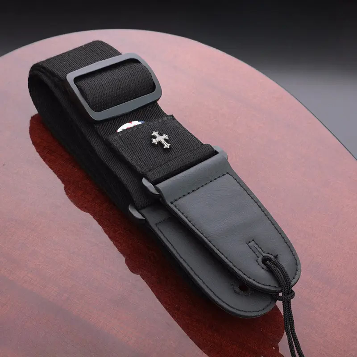 ROCK-HUS Gurte Schwarz mit Kreuz