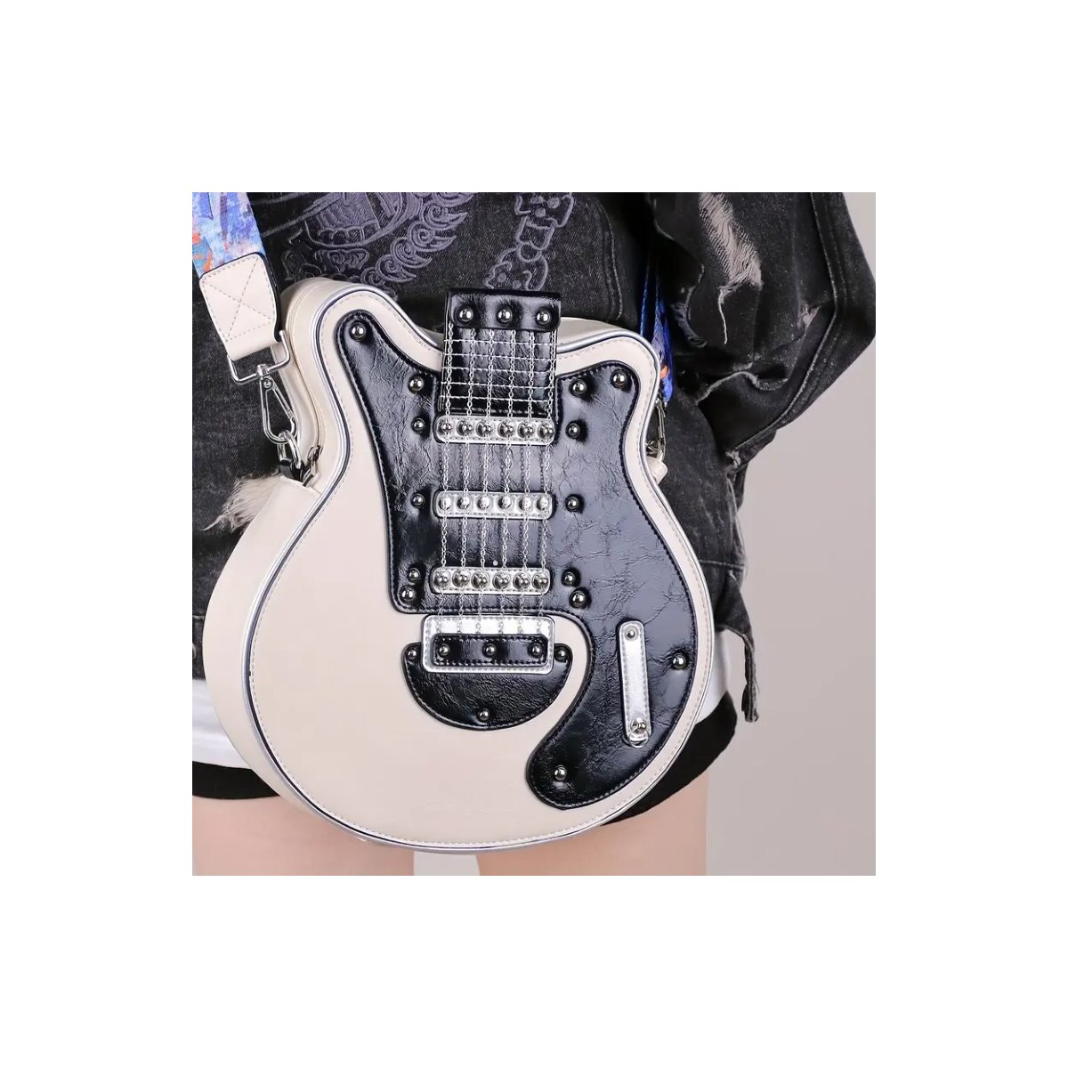 ROCK-HUS Handtasche Gitarrenform Kettensaiten Weiss