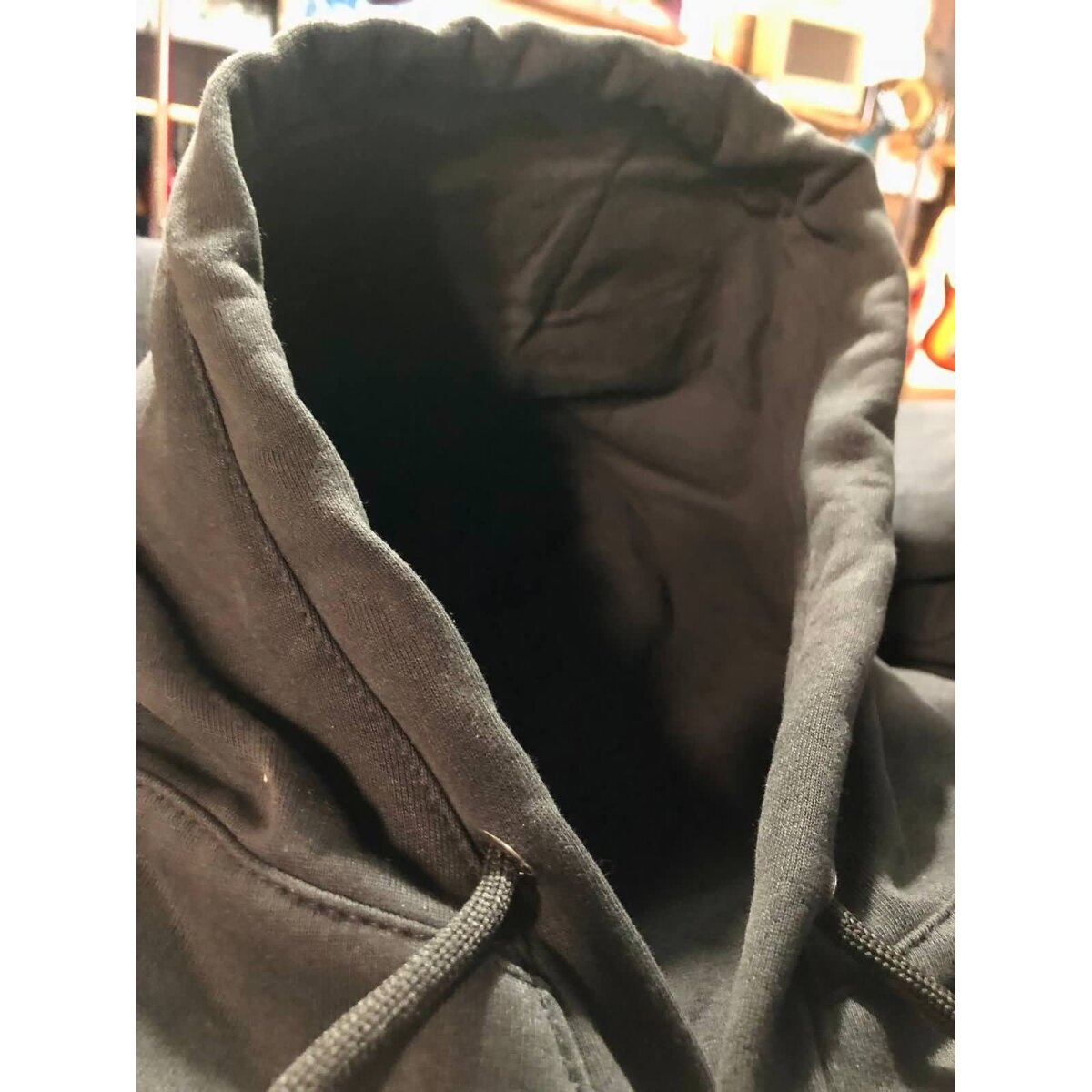 ROCK-HUS Unisex Hoodie Schwarz Grosser Bassschlüssel auf dem Rücken