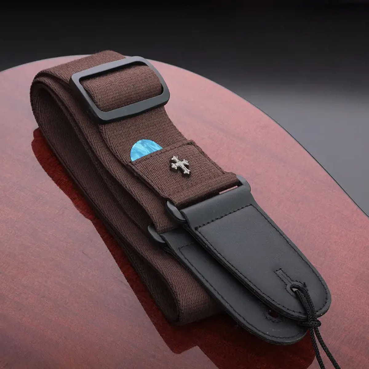 ROCK-HUS Gurte Braun mit Kreuz