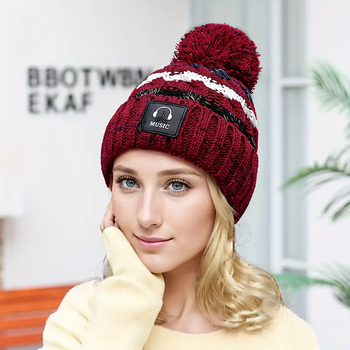 ROCK-HUS Strickmütze Bommelmütze Music Burgund
