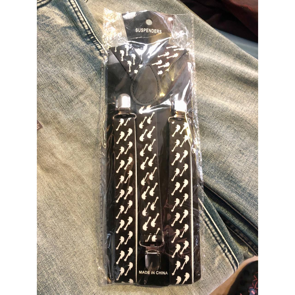 ROCK-HUS Hosenträger Schwarz mit weißen Gitarren