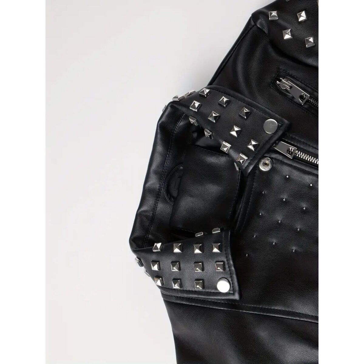 ROCK-HUS Faux Leather Biker-Style Q-Nieten Schwarz
