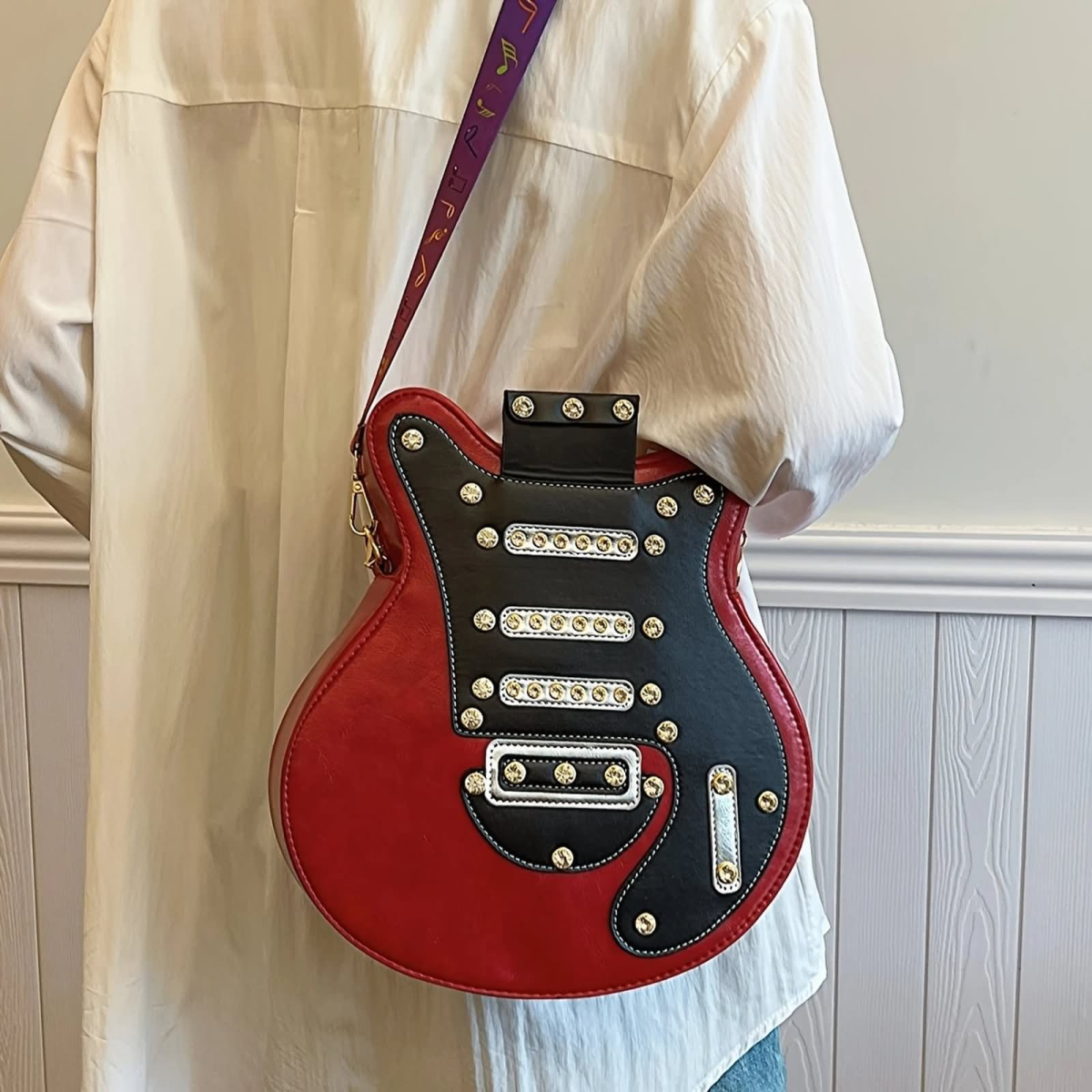 ROCK-HUS Damenrucksack Gitarrenform Rot